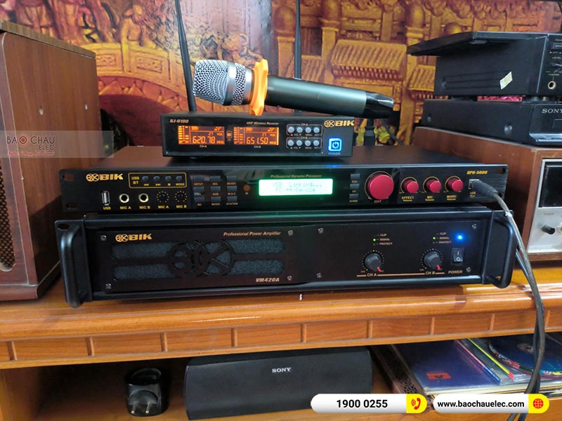 Dàn karaoke gia đình anh Việt