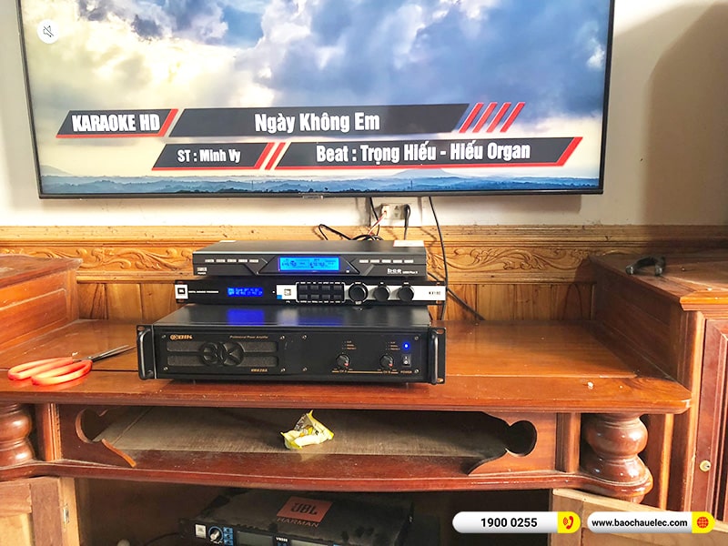 Dàn karaoke gia đình anh Thanh