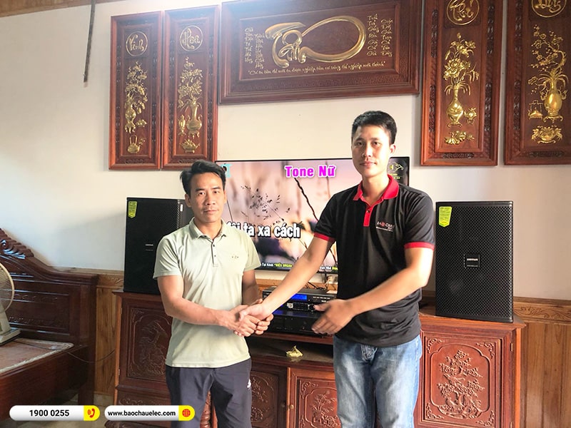 Dàn karaoke gia đình anh Thanh