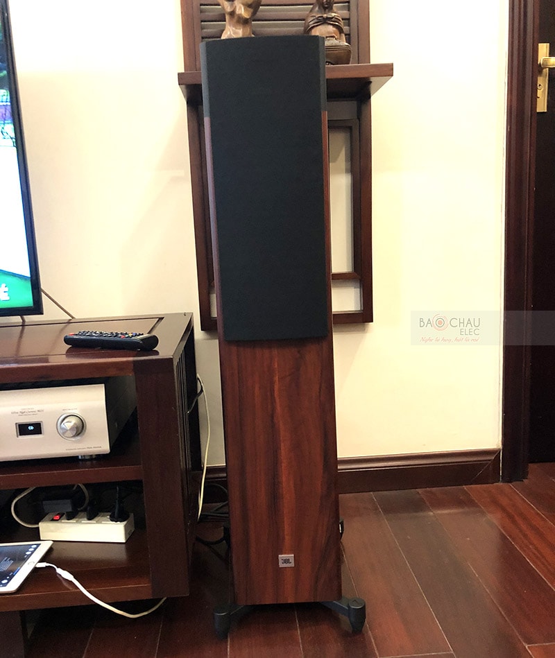 Dàn nghe nhạc của gia đình anh Nam ở Royal City h2