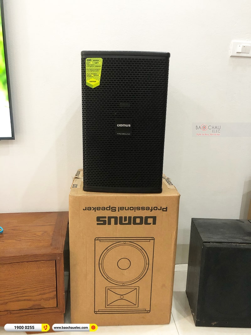 Dàn karaoke gia đình anh Hiền