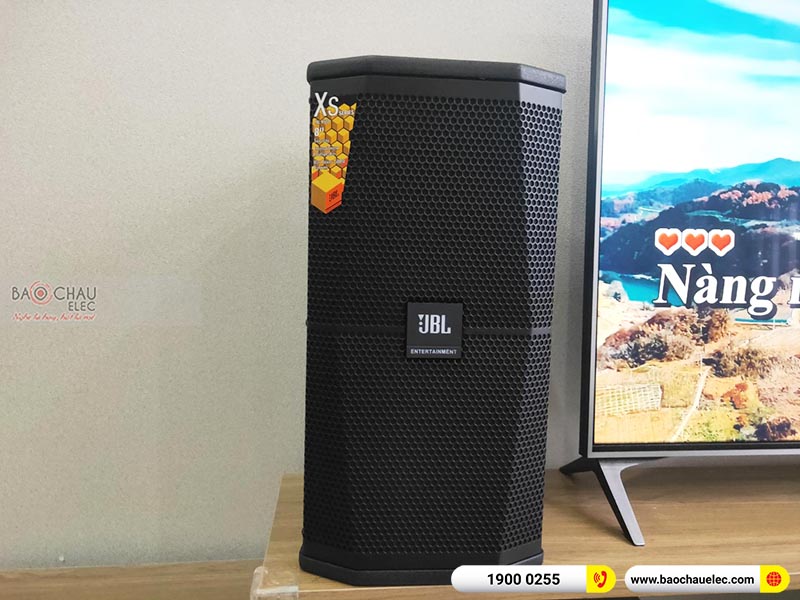 Dàn karaoke gia đình anh Chung