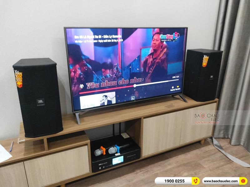 Dàn karaoke gia đình anh Chung