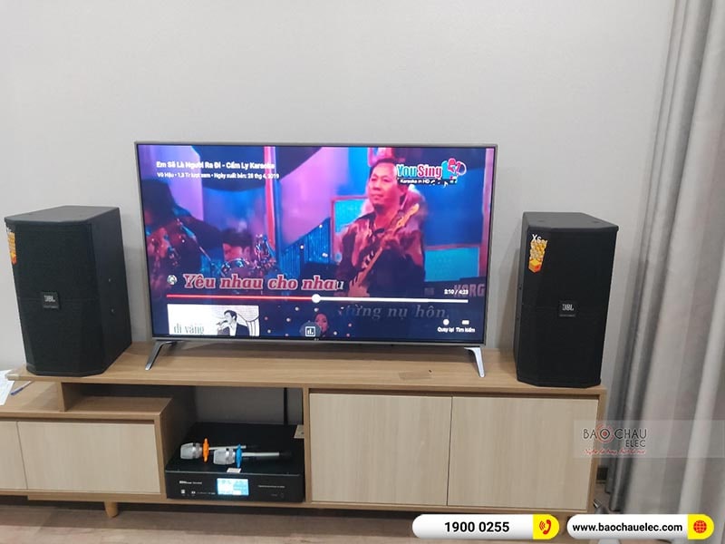 Dàn karaoke gia đình anh Chung
