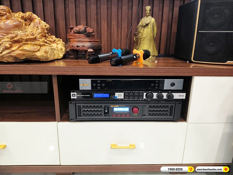 Dàn karaoke gia đình anh Hoàng