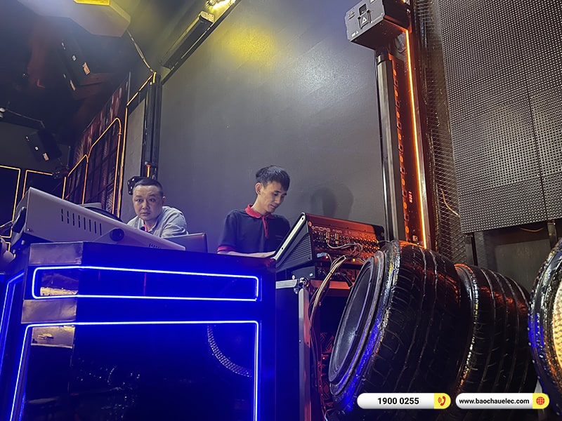 Bàn giao Bàn mixer Midas M32R Live gần 59tr cho quán Center Pub & Cafe tại Quảng Ninh
