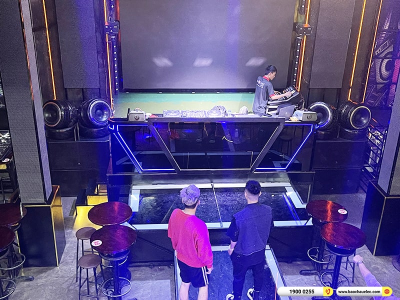 Bàn giao Bàn mixer Midas M32R Live gần 59tr cho quán Center Pub & Cafe tại Quảng Ninh