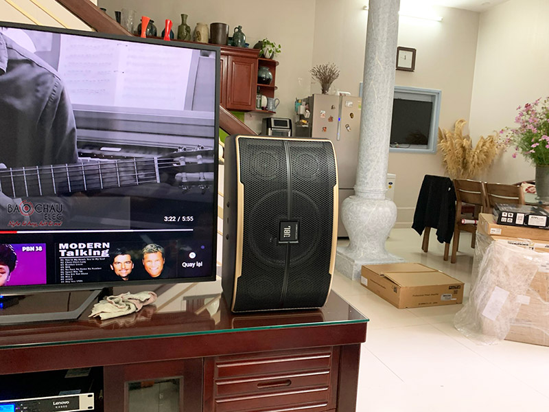 Dàn karaoke gia đình anh Bắc