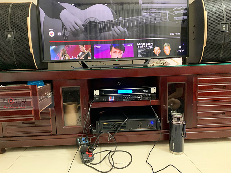 Dàn karaoke gia đình anh Bắc