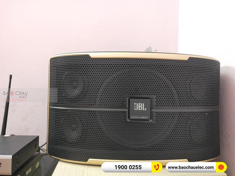 Dàn karaoke gia đình anh Chất