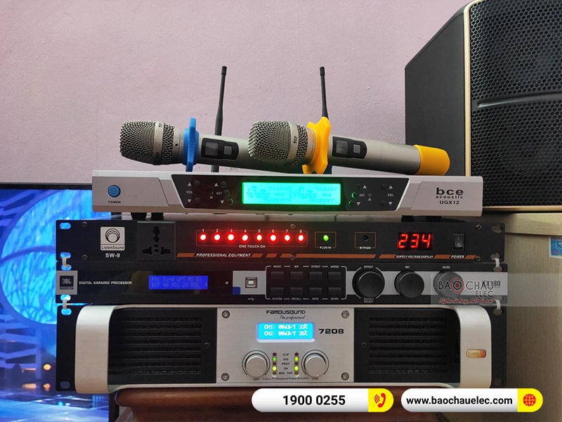 Dàn karaoke gia đình anh Chất
