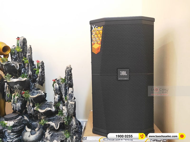 Dàn karaoke gia đình anh Chiến