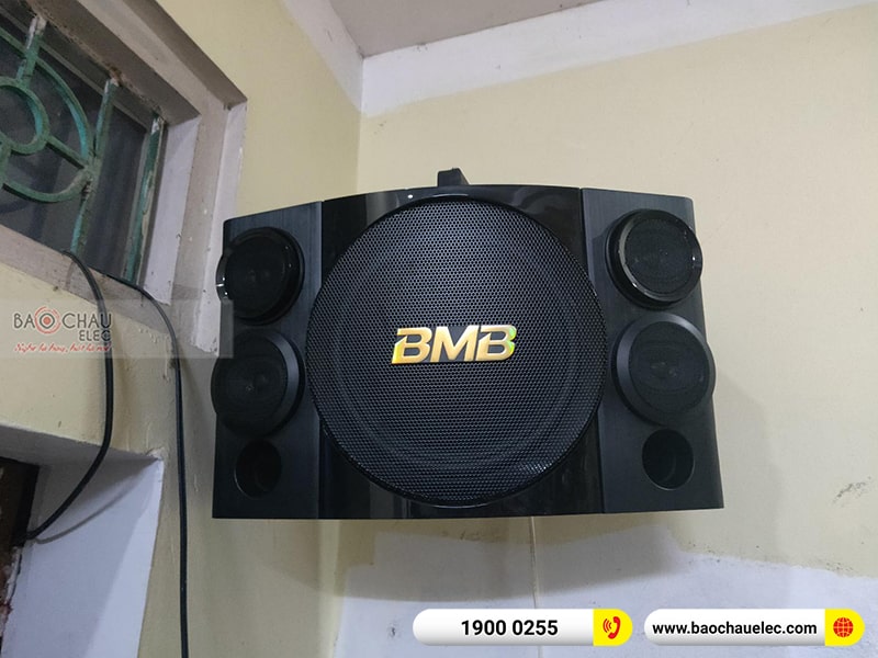 Dàn karaoke gia đình anh Chiến
