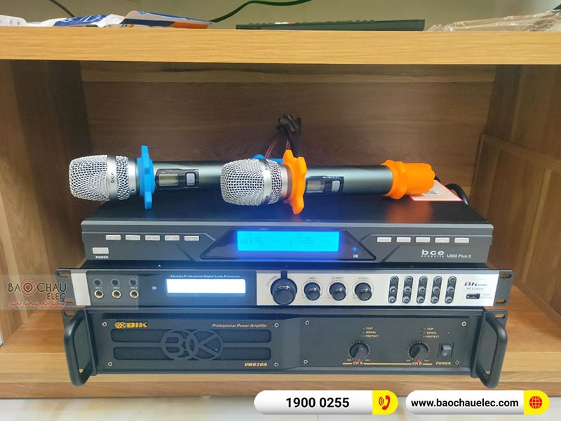 Dàn karaoke gia đình anh Chiến