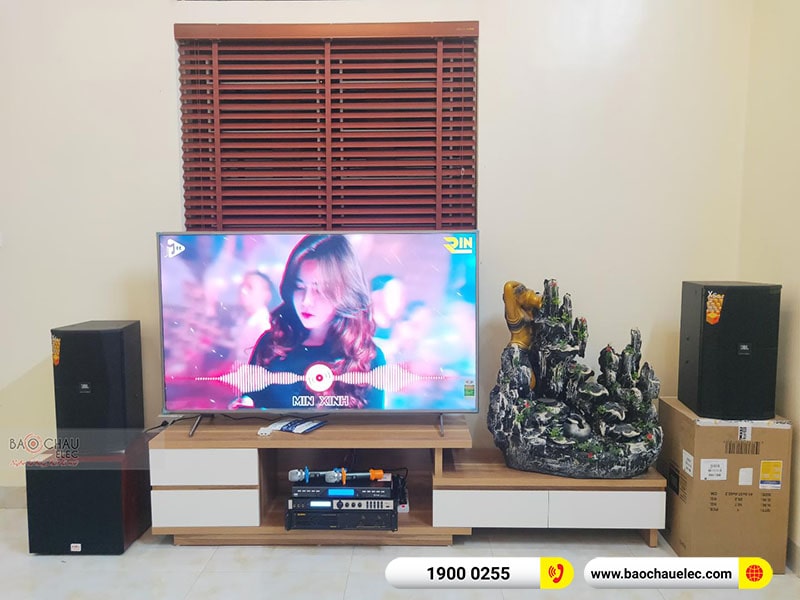 Dàn karaoke gia đình anh Chiến