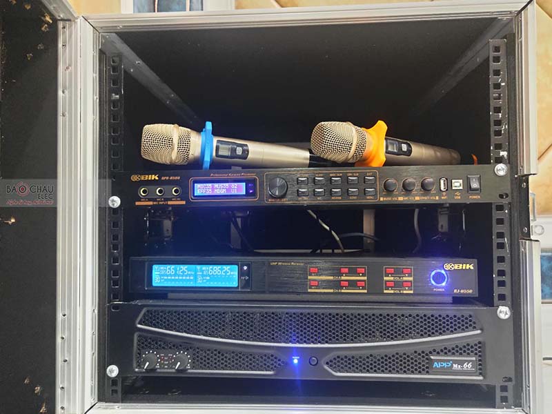 Dàn karaoke gia đình anh Đạt