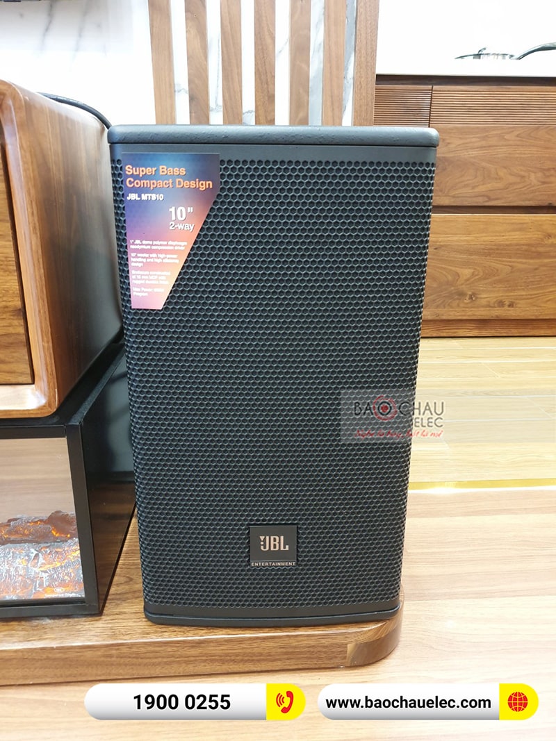 Dàn karaoke gia đình anh Hải