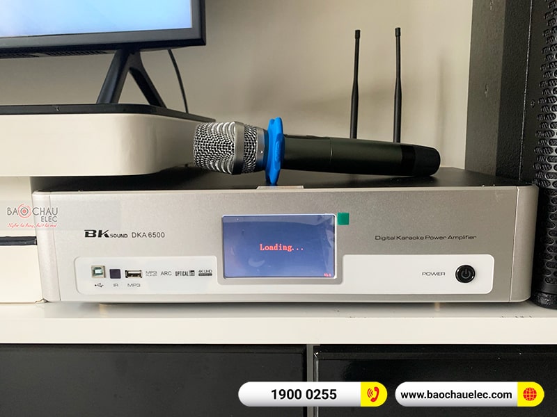 Dàn karaoke gia đình anh Hảo