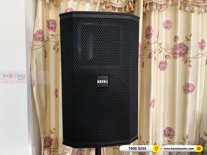 Dàn karaoke gia đình anh Hiếu 