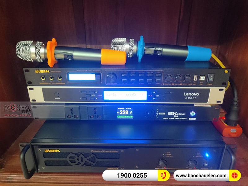 Dàn karaoke gia đình anh Hiếu