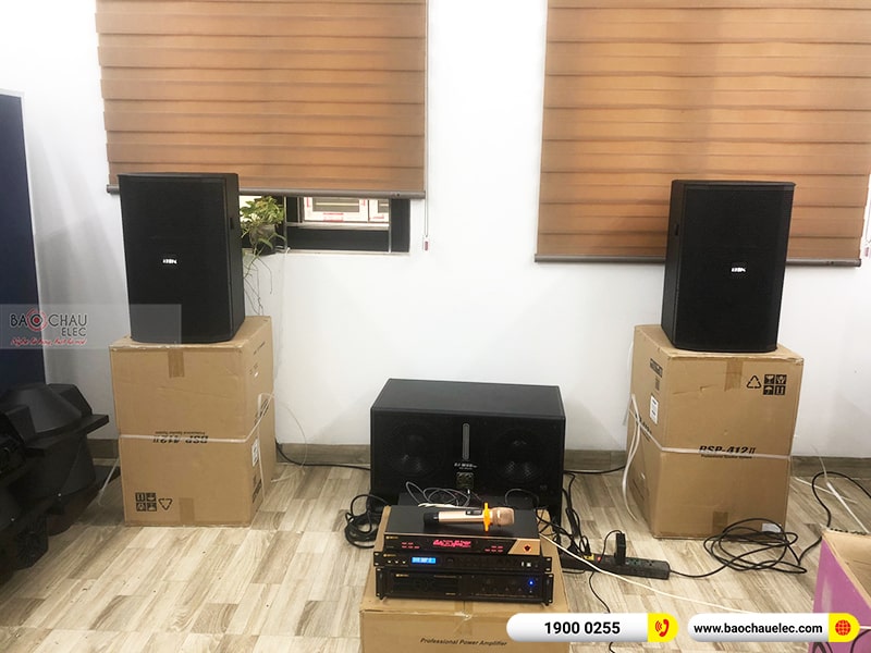 Dàn karaoke gia đình anh Hiếu