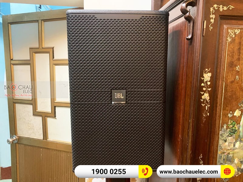 Dàn karaoke gia đình anh Huy