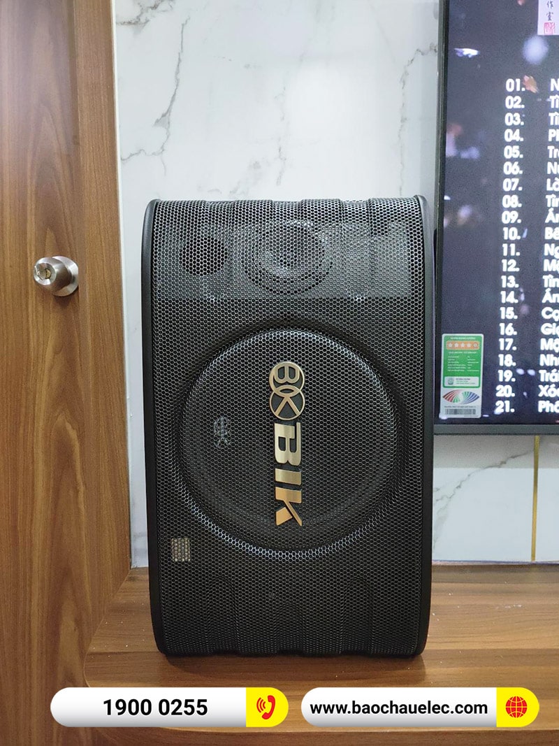 Dàn karaoke gia đình anh Huy