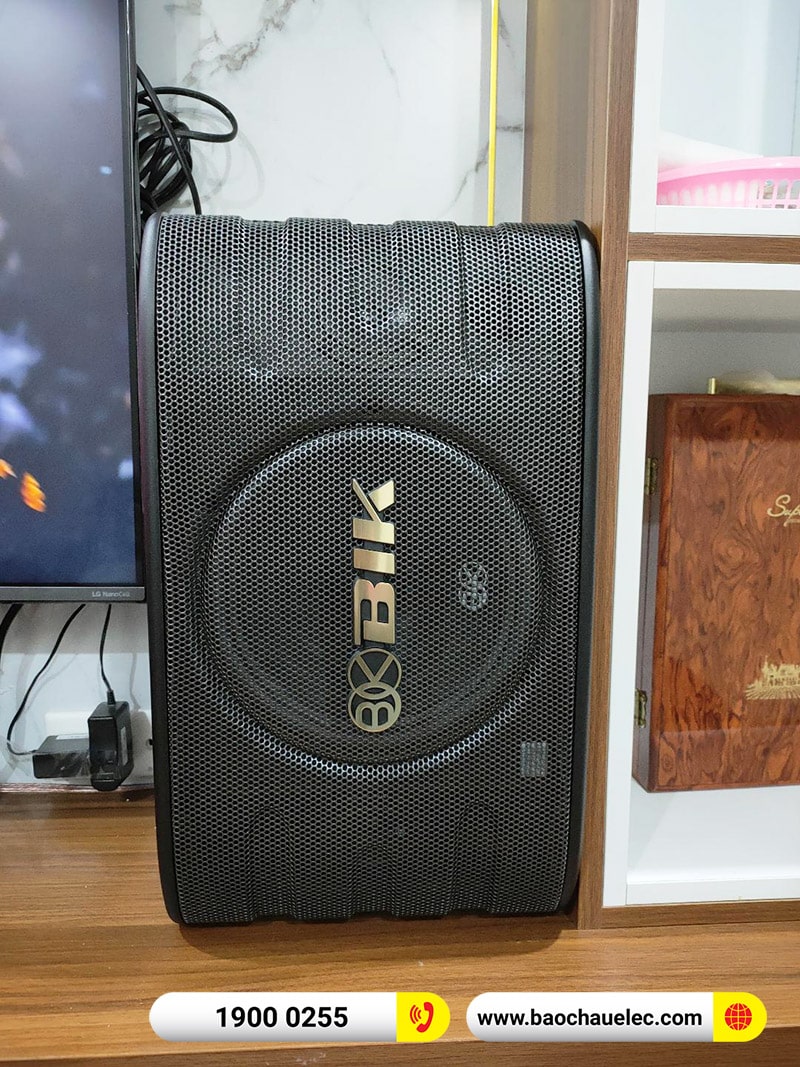 Dàn karaoke gia đình anh Huy