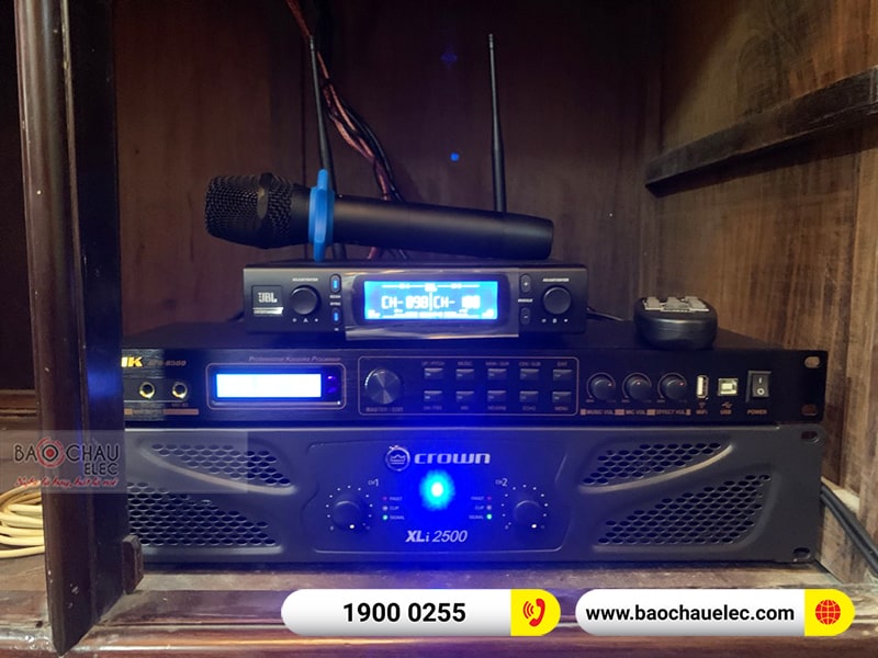 Dàn karaoke gia đình anh Huy
