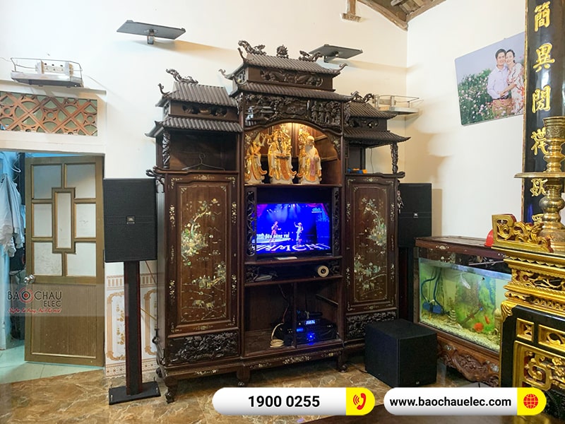 Dàn karaoke gia đình anh Huy
