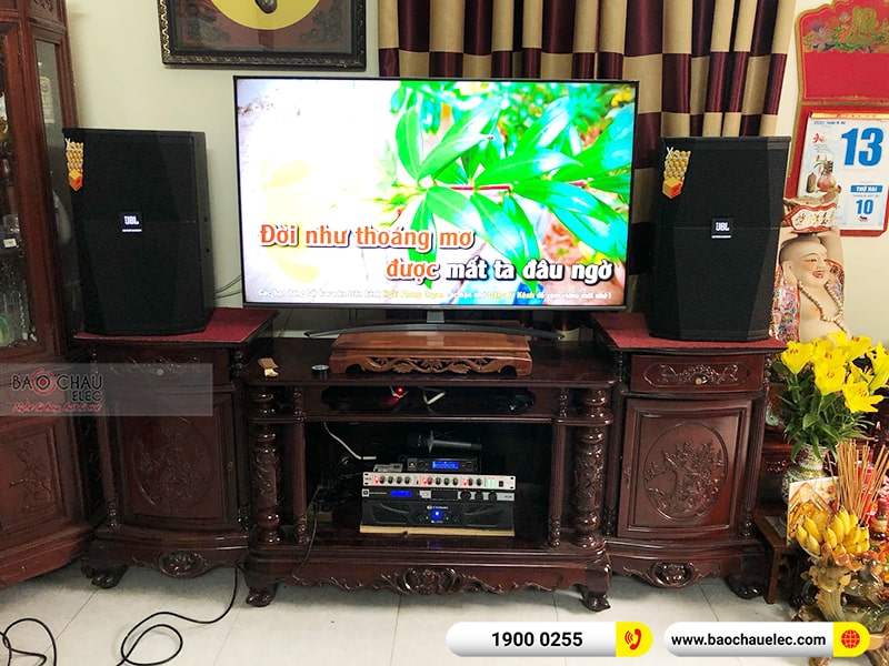 Dàn karaoke gia đình anh Lan