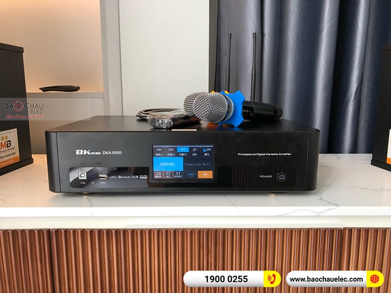 Dàn karaoke gia đình anh Lộc