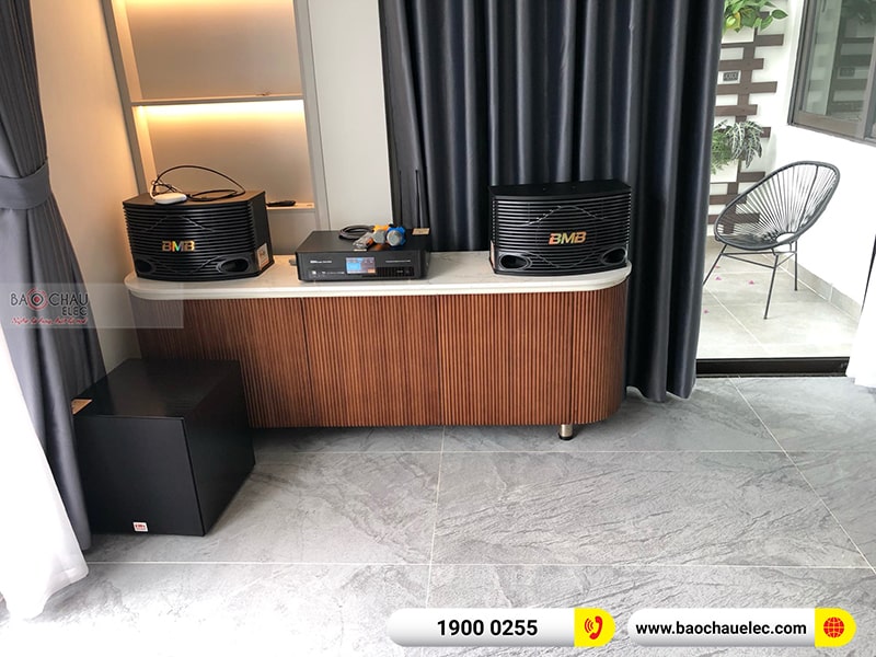 Dàn karaoke gia đình anh Lộc