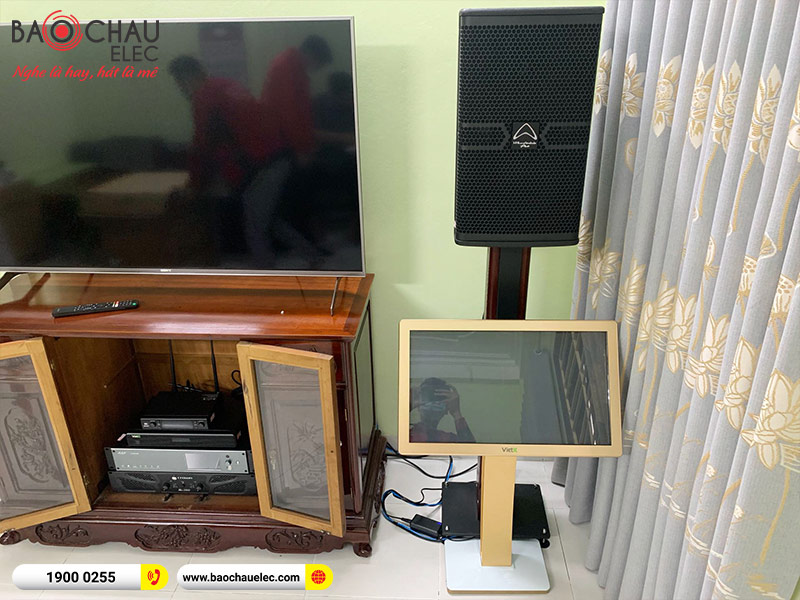 Dàn karaoke gia đình anh Nam