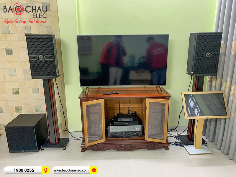 Dàn karaoke gia đình anh Nam