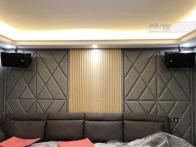 Dàn karaoke, xem phim gia đình anh Quân
