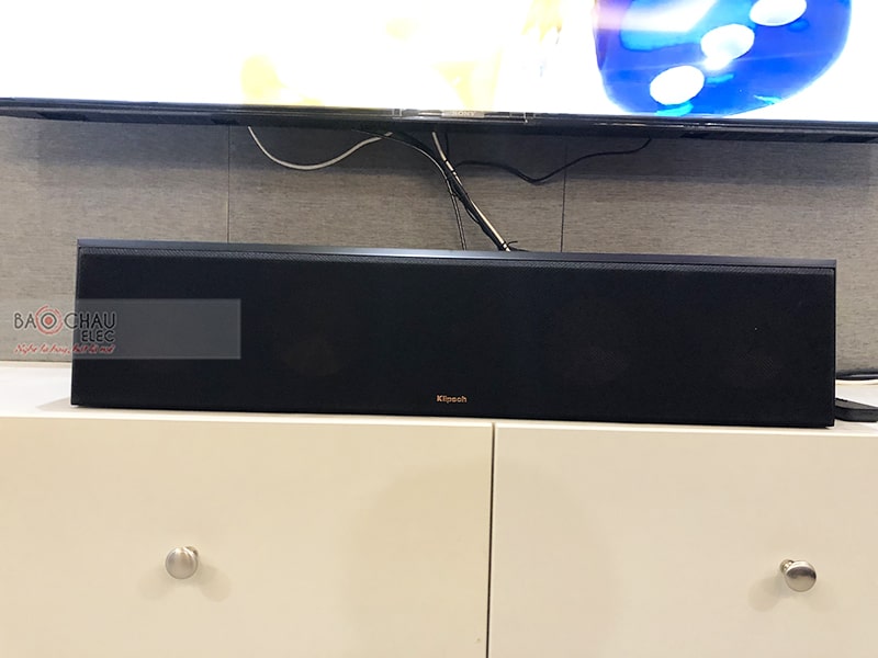 Dàn karaoke, xem phim gia đình anh Quân