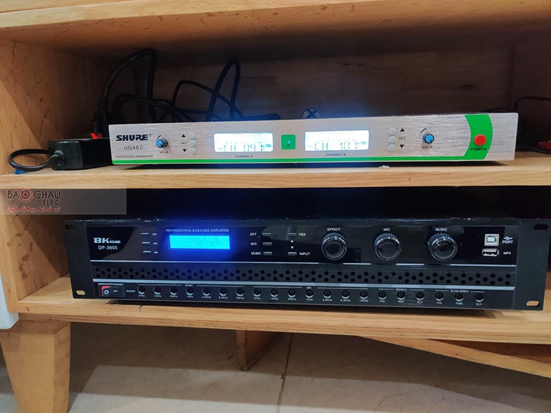 Dàn karaoke gia đình anh Sơn