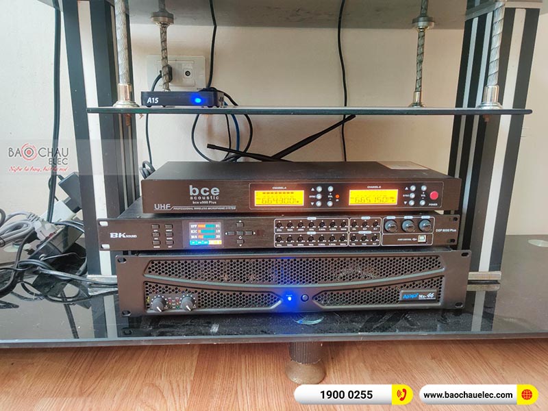 Dàn karaoke gia đình anh Đông