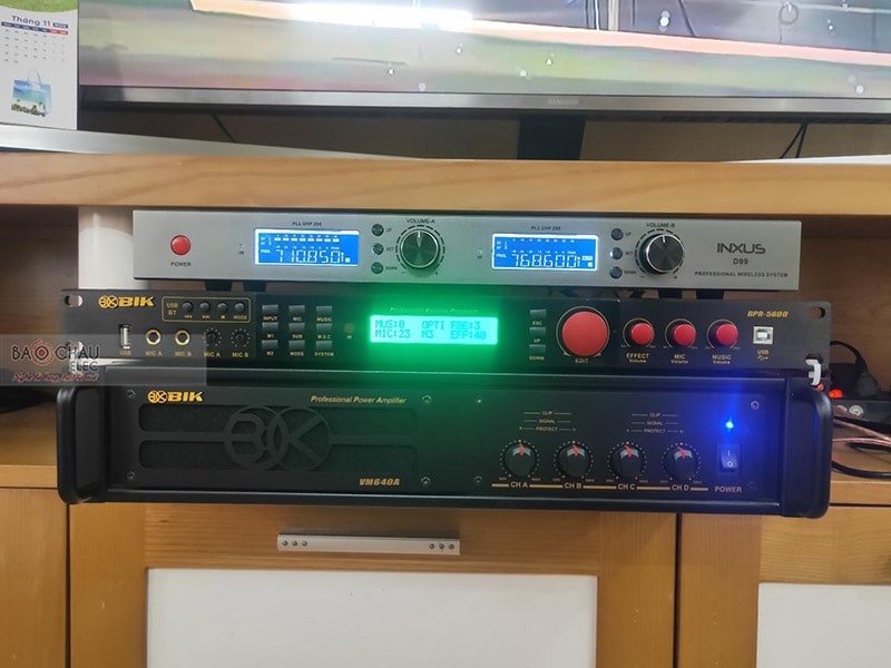 Dàn karaoke gia đình anh Thành