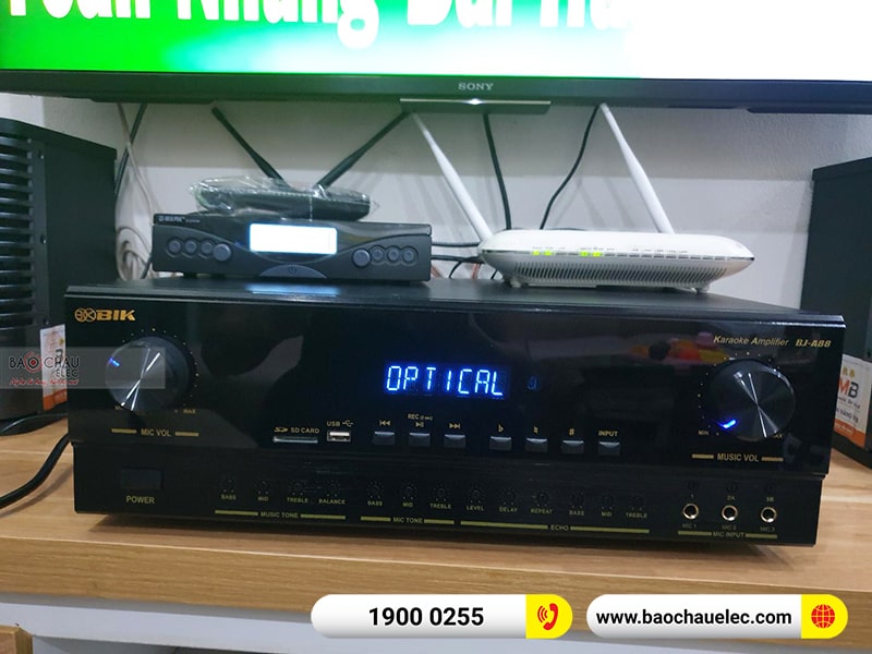 Dàn karaoke gia đình anh Thiến