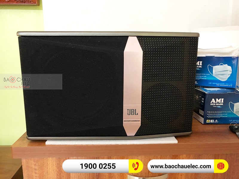 Dàn karaoke gia đình anh Thống