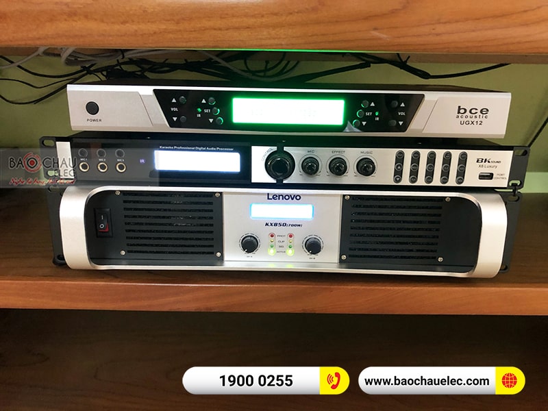 Dàn karaoke gia đình anh Thống