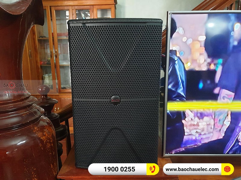 Dàn karaoke gia đình anh Toàn
