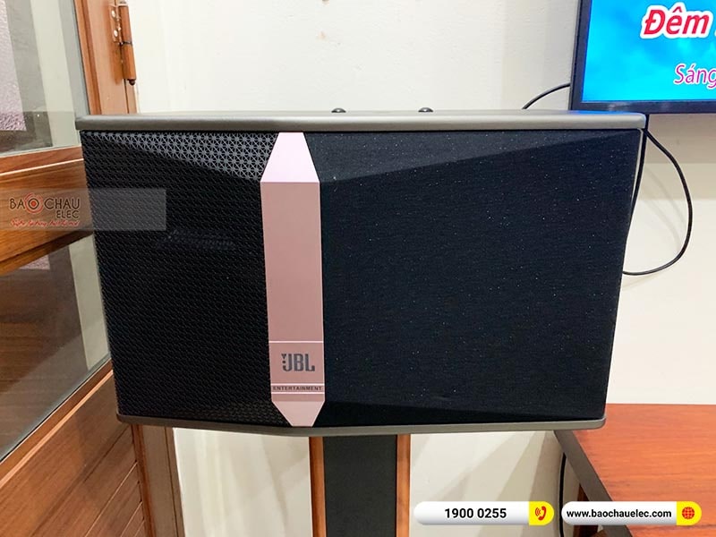 Dàn karaoke gia đình anh Triền