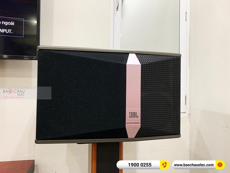 Dàn karaoke gia đình anh Triền