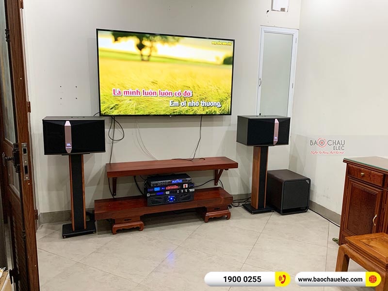 Dàn karaoke gia đình anh Triền