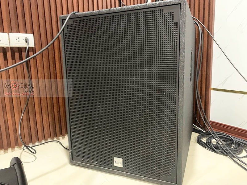 Dàn karaoke gia đình anh Trường