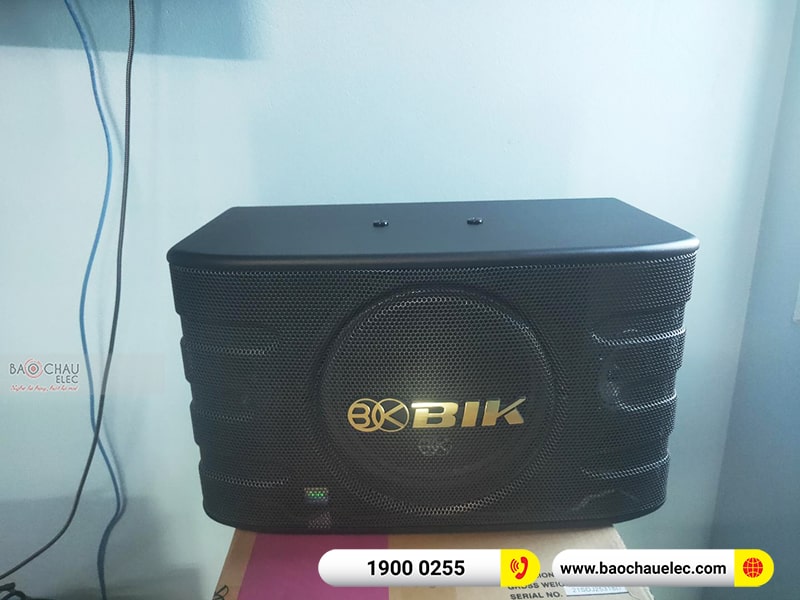 Dàn karaoke gia đình anh Tú