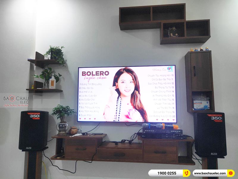 Dàn karaoke gia đình anh Tú